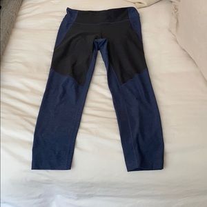 Outdoor voices color block cropped leggings size s